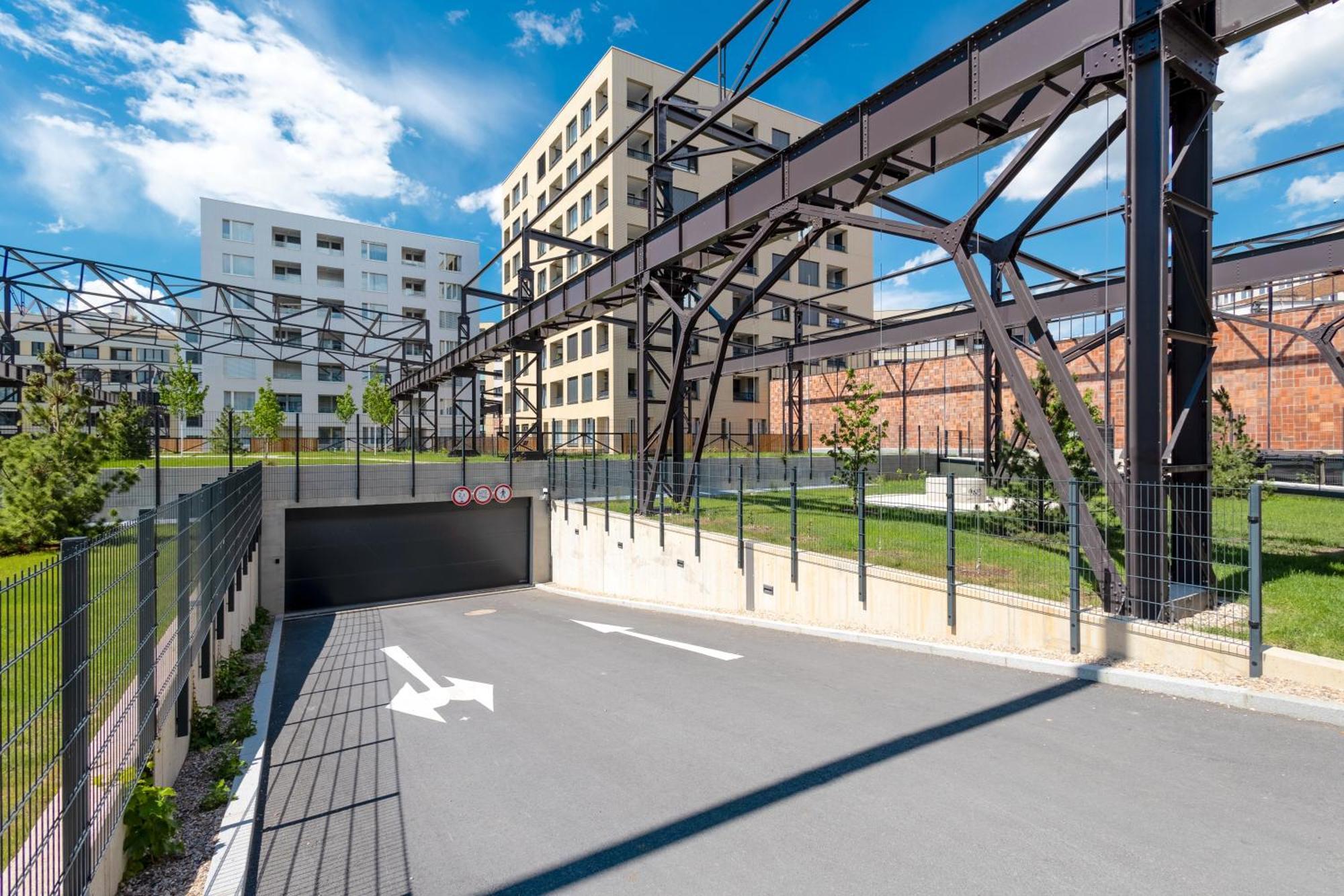 Bright 2Br - 5Th Floor, Balcony, Free Parking By Gravity Prague Apartment Exterior photo
