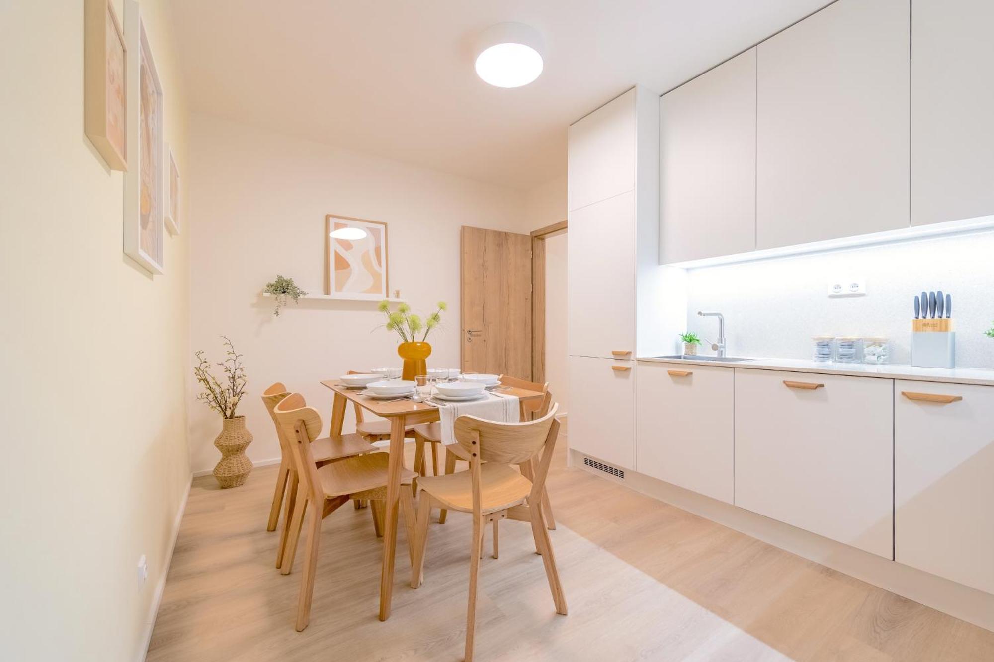 Bright 2Br - 5Th Floor, Balcony, Free Parking By Gravity Prague Apartment Exterior photo